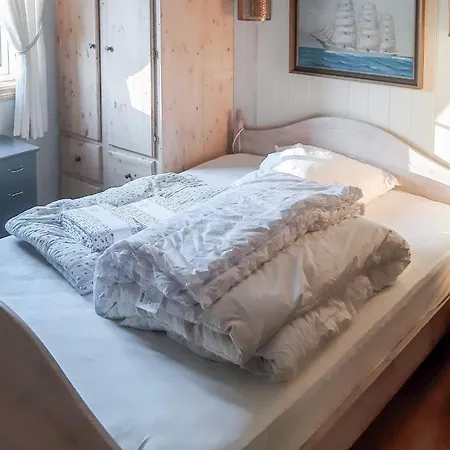 4 Person In Lyngdal, Cleaning Included Apartament Lyngdal